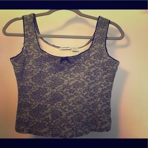 Pseudo-lace black top